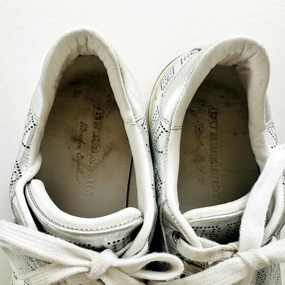Burberry Silver Sneaker Size 40 Fashion Trainer Perforated Logo Rubber Soles - Picture 4 of 11